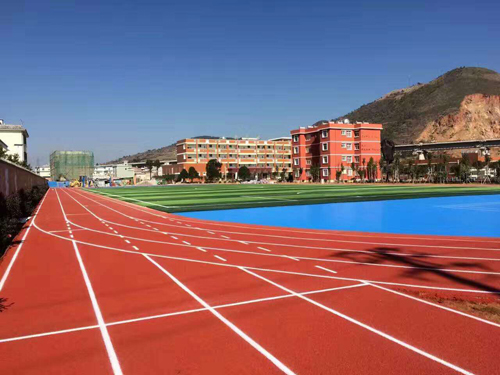 塑胶跑道应该做多厚才合适？